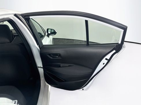 Used 2025 Toyota Corolla LE FWD image 30