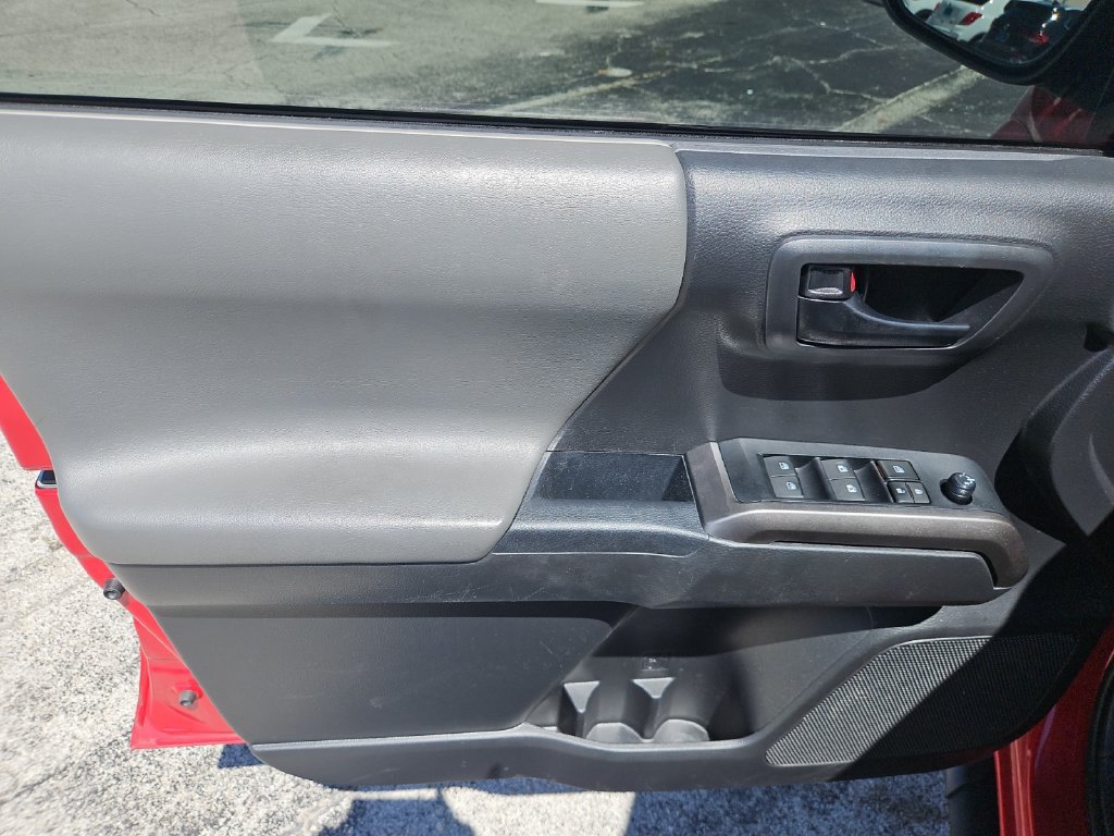 Used 2023 Toyota Tacoma SR5 AWD/4WD image 11