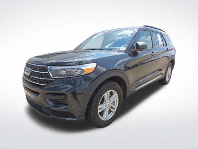 Certified 2024 Ford Explorer XLT RWD image 3