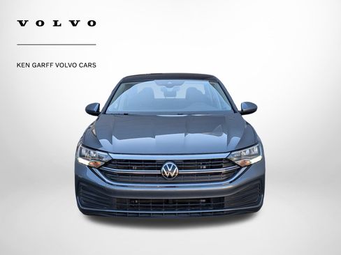 Used 2024 Volkswagen Jetta SE w/ Panoramic Sunroof Package FWD image 9