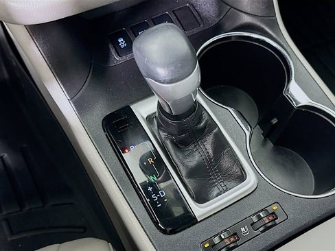 Used 2019 Toyota Highlander Limited Platinum image 35