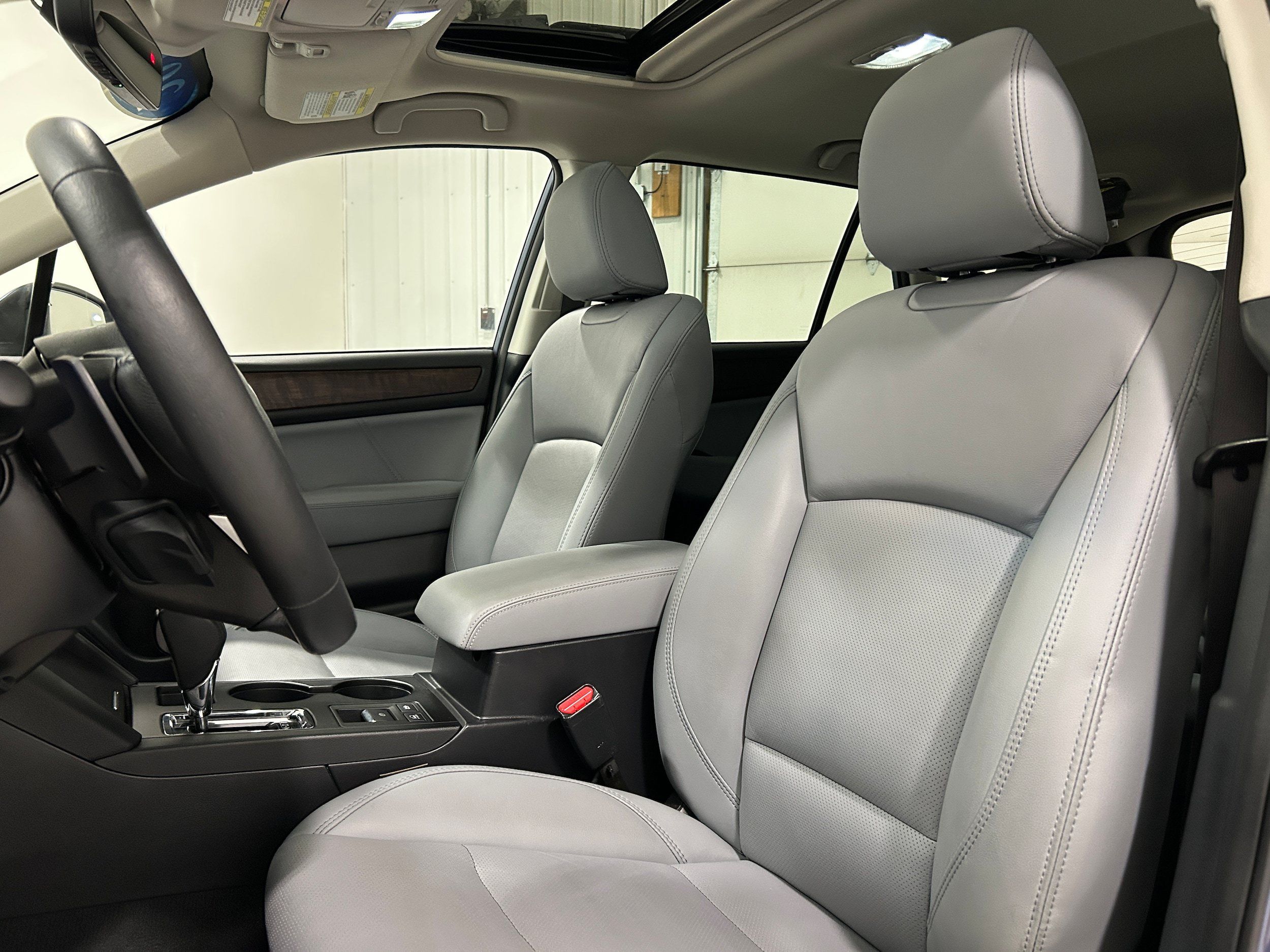 Used 2018 Subaru Outback 3.6R Limited AWD/4WD image 27