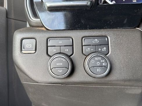 Used 2024 Chevrolet Silverado 2500 LT image 35