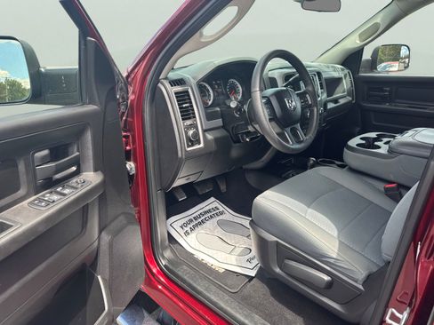 Used 2018 RAM 2500 Tradesman w/ Chrome Appearance Group AWD/4WD image 12