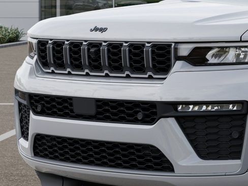 New 2026 Jeep Grand Cherokee Limited image 11