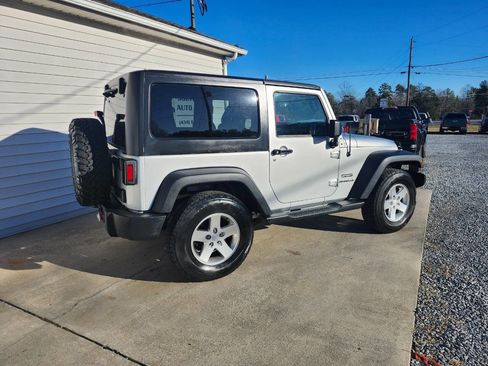 Used 2012 Jeep Wrangler Sport image 4