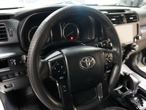 Used 2021 Toyota 4Runner TRD Off-Road AWD/4WD image 9