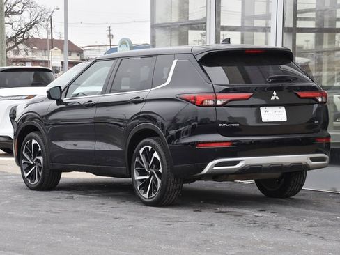 Used 2024 Mitsubishi Outlander SE image 10