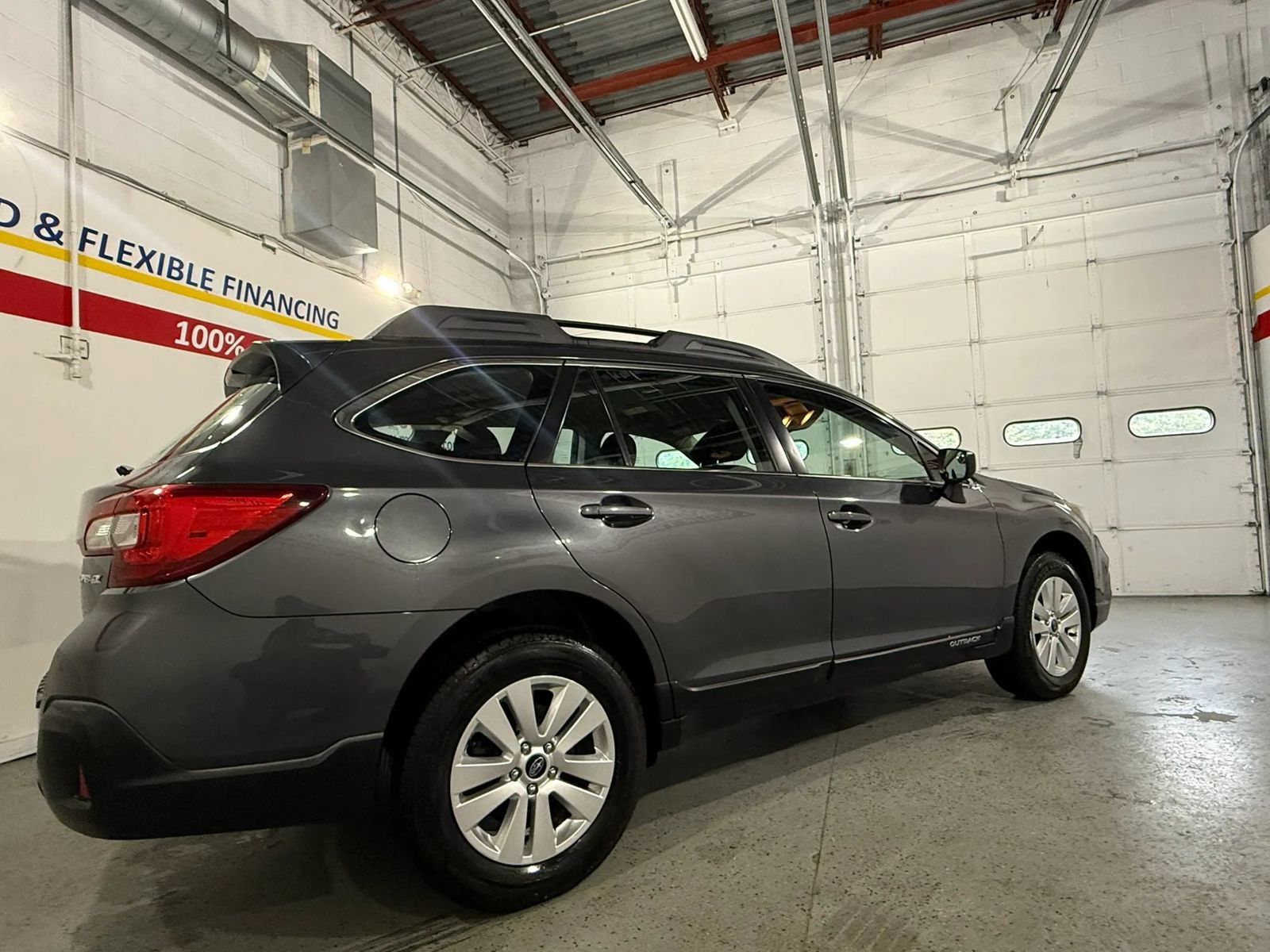 Used 2018 Subaru Outback 2.5i AWD/4WD image 6