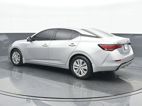 Used 2022 Nissan Sentra S image 4
