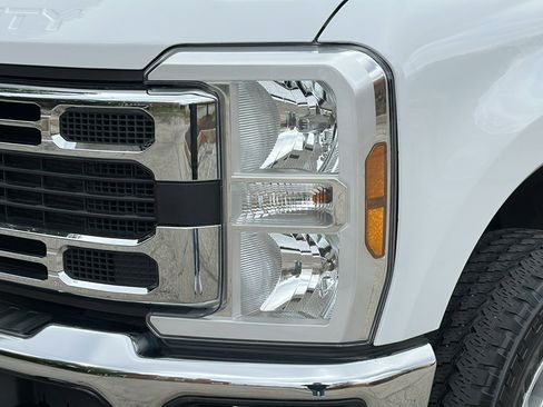 Used 2024 Ford F250 XLT w/ FX4 Off-Road Package image 4