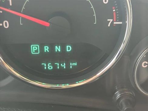 Used 2015 Jeep Wrangler Unlimited Rubicon w/ Connectivity Group AWD/4WD image 10