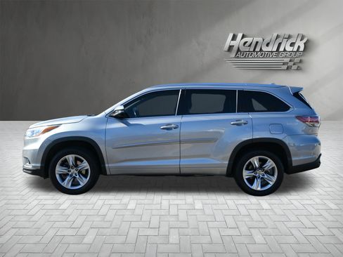 Used 2015 Toyota Highlander Limited image 10