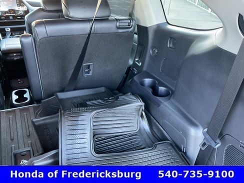 Used 2022 Toyota Highlander XLE AWD/4WD image 23