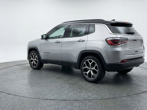 Used 2025 Jeep Compass Limited image 6