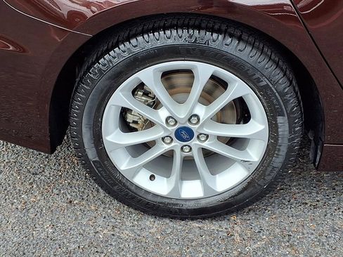 Used 2019 Ford Fusion SE image 9