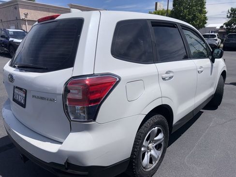 Used 2018 Subaru Forester 2.5i AWD/4WD image 6