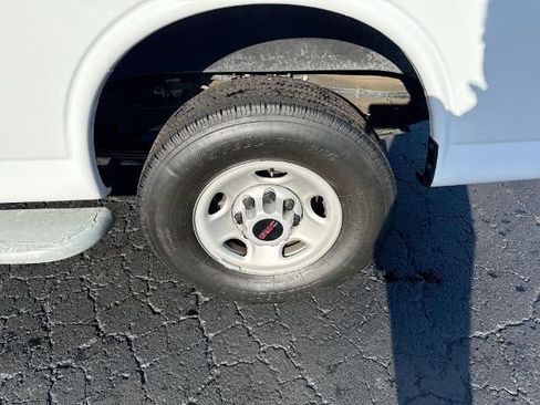 Certified 2023 GMC Savana 2500 Base w/ Driver Convenience Package image 27