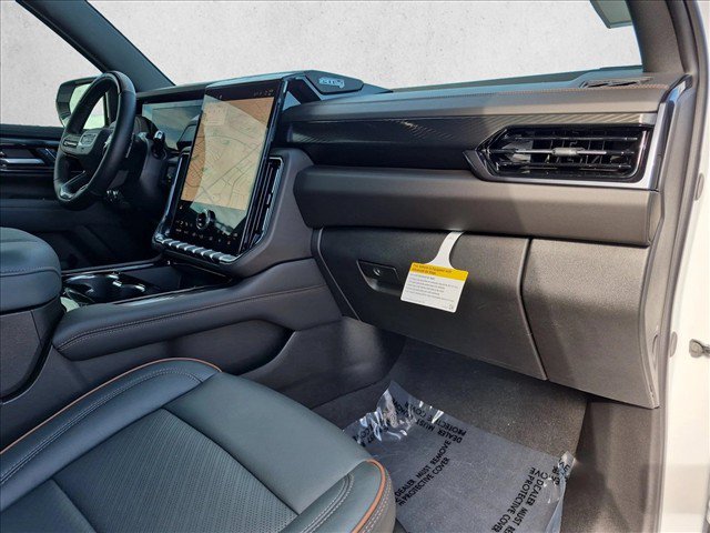 Used 2025 GMC Yukon AT4 w/ AT4 Premium Plus Package AWD/4WD image 25