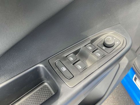 New 2025 Volkswagen Taos SE image 21