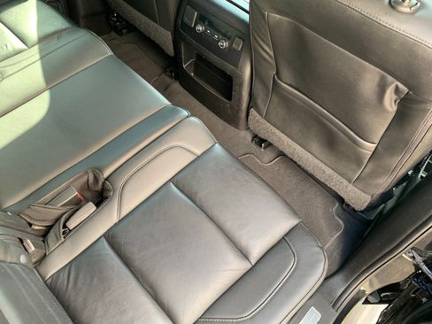 Used 2019 Chevrolet Tahoe LT AWD/4WD image 35