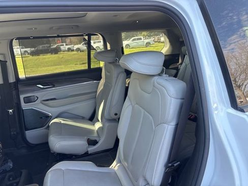 Used 2021 Jeep Grand Cherokee L Overland w/ Luxury Tech Group IV image 19