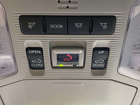 Used 2024 Toyota RAV4 XLE Premium w/ Weather Package FWD image 33