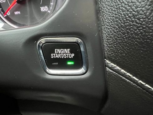 Used 2023 GMC Acadia SLE w/ Driver Convenience Package image 30