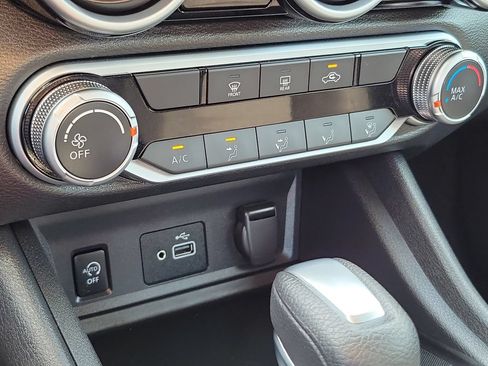 Used 2025 Nissan Sentra S FWD image 27