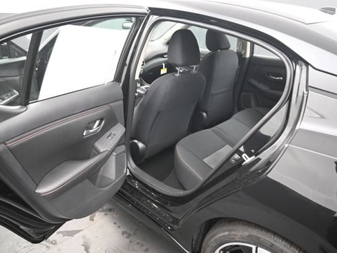 Certified 2025 Nissan Sentra SR FWD image 15