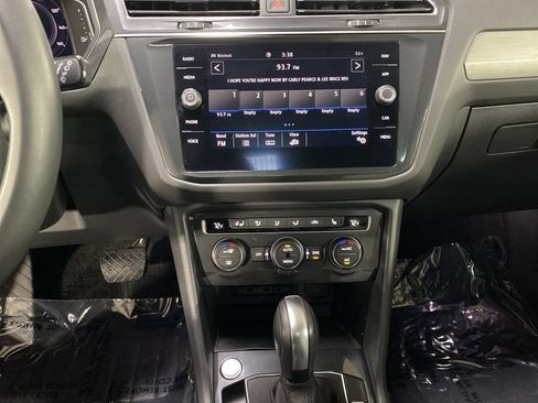 Used 2020 Volkswagen Tiguan SEL image 9