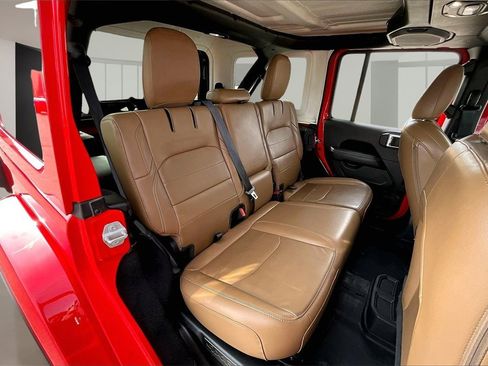 Used 2023 Jeep Wrangler Unlimited Sahara image 27