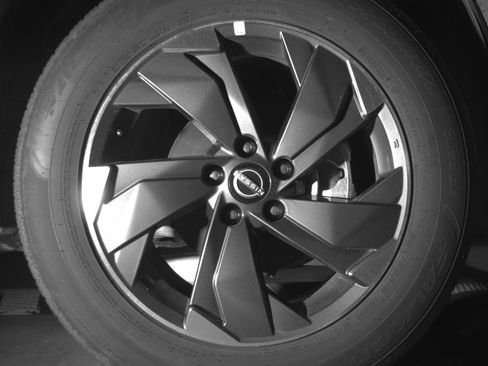 Used 2025 Nissan Rogue SV FWD image 13