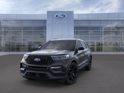 New 2024 Ford Explorer ST-Line w/ Class IV Trailer Tow Package