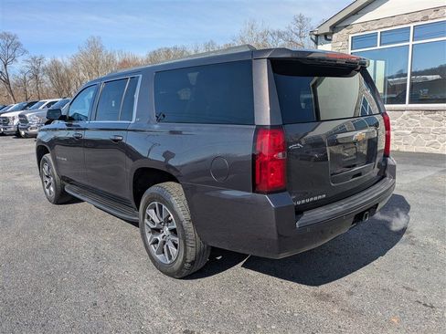 Used 2017 Chevrolet Suburban LT image 5