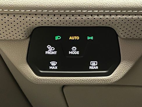 New 2026 Volkswagen Atlas SEL image 18