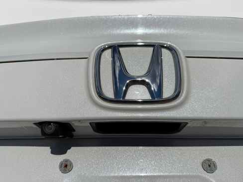 Used 2018 Honda Accord EX image 18