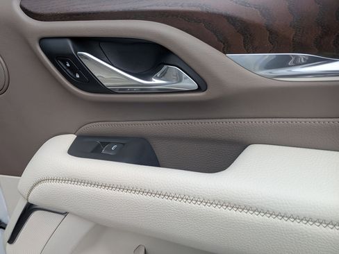 Used 2021 GMC Yukon Denali w/ Denali Premium Package image 37