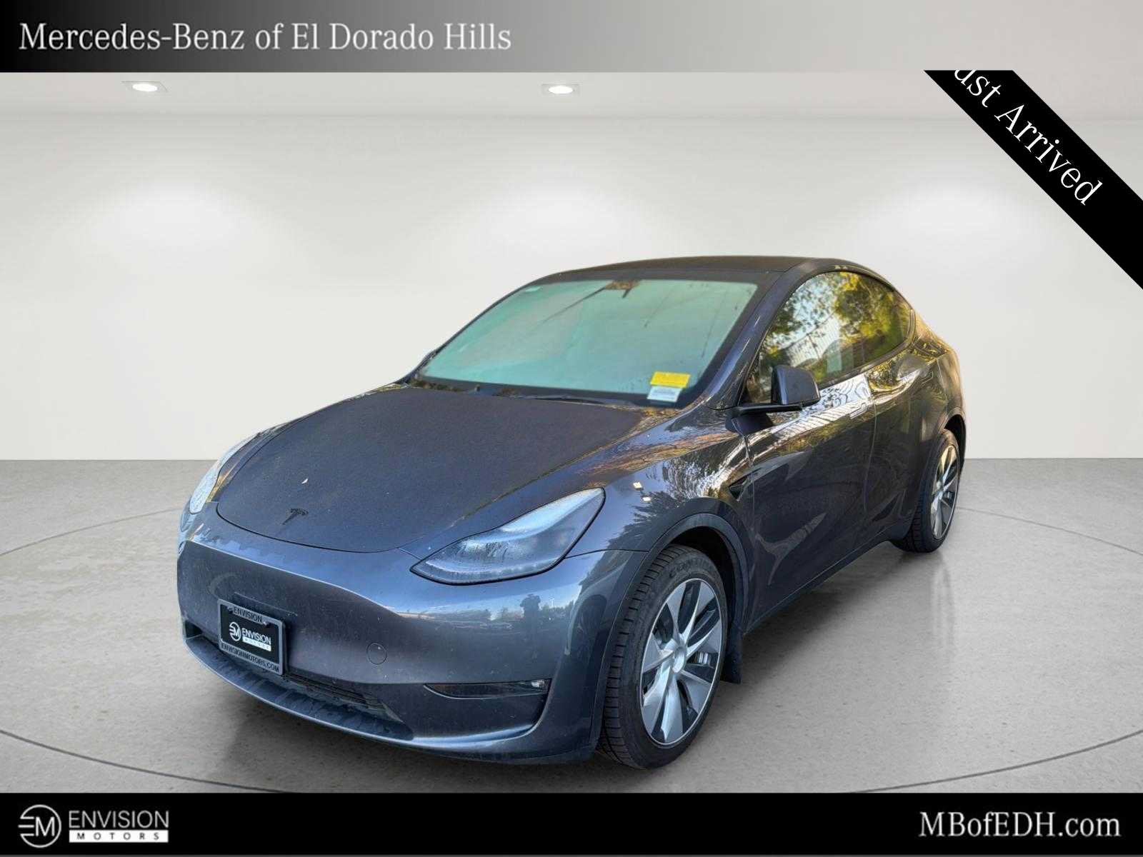 Used 2023 Tesla Model Y Long Range AWD/4WD image 1