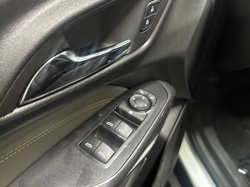 Used 2024 Chevrolet Trax ACTIV w/ Sunroof Package FWD image 11
