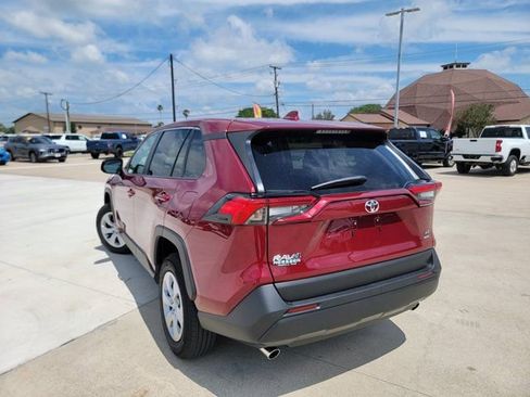 Used 2024 Toyota RAV4 LE AWD/4WD image 5