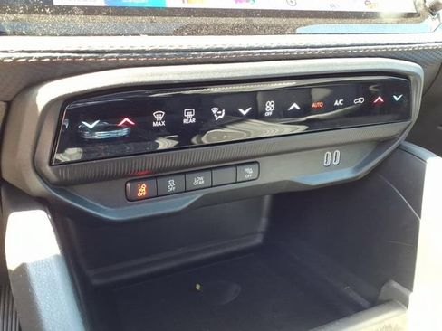 New 2026 Jeep Cherokee Limited AWD/4WD image 18