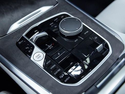 New 2026 BMW X5 xDrive50e image 21