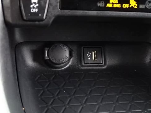 Certified 2025 Toyota RAV4 LE AWD/4WD image 31
