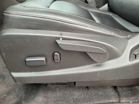 Used 2019 Chevrolet Colorado Z71 w/ Z71 Midnight Edition image 11