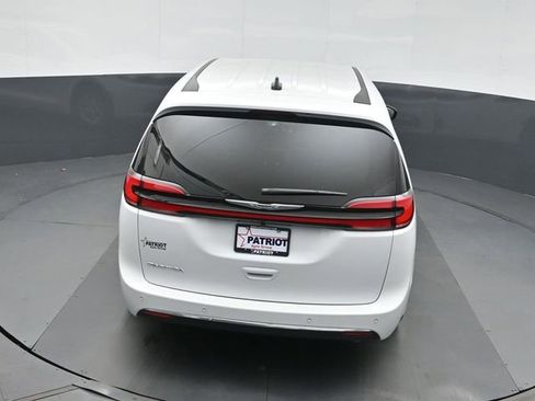 New 2026 Chrysler Pacifica Select FWD image 33