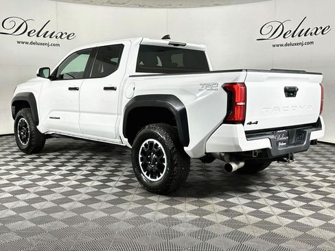 Used 2025 Toyota Tacoma TRD Off-Road AWD/4WD image 4