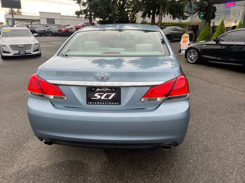 Used 2012 Toyota Avalon Limited image 7