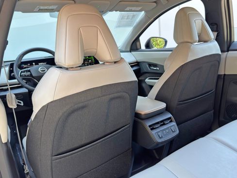 Used 2024 Nissan Ariya FWD image 31