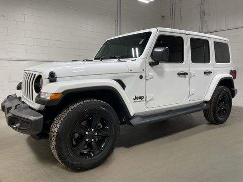 Used 2023 Jeep Wrangler Unlimited Sahara AWD/4WD image 1